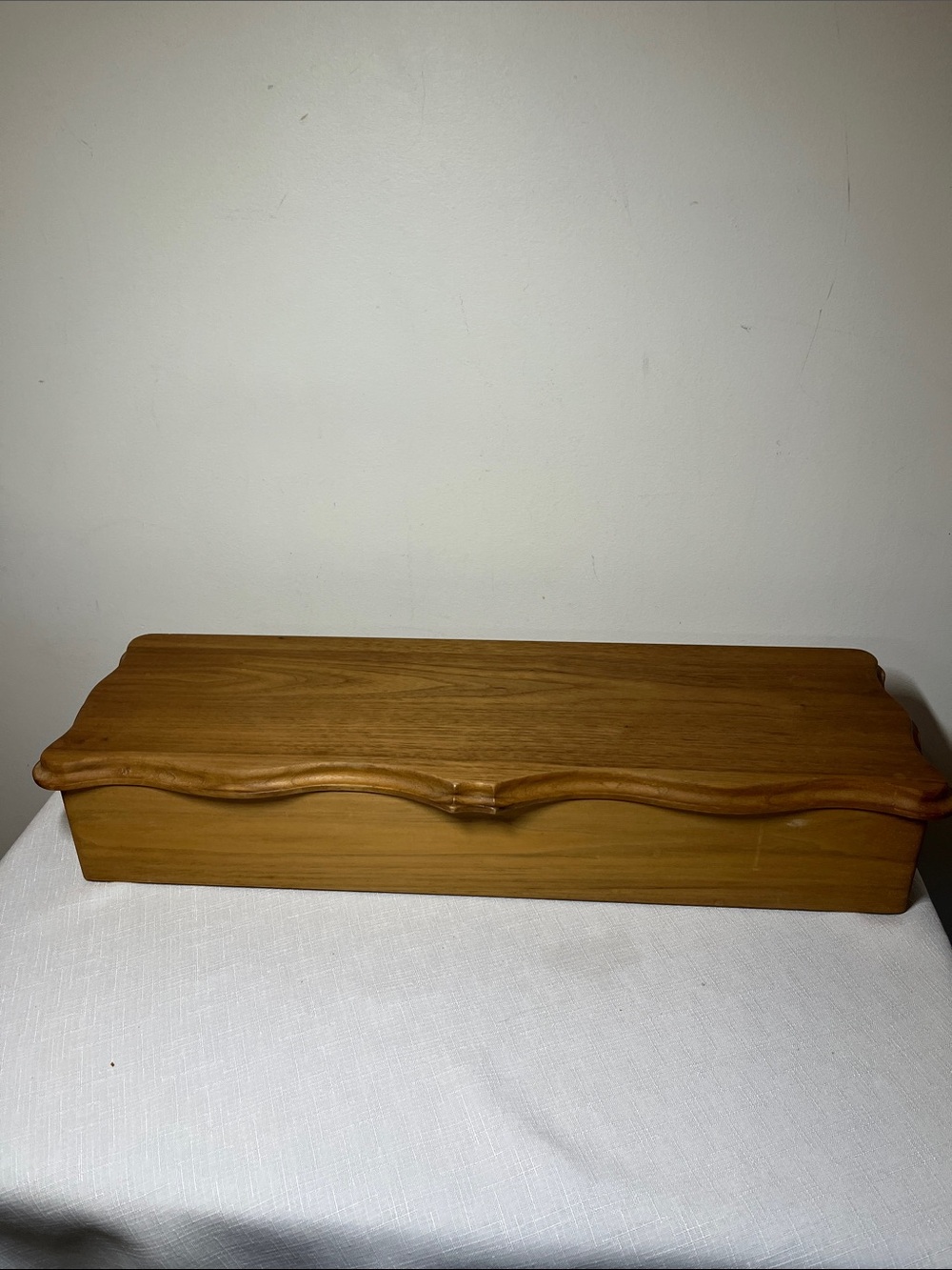 Wooden Decorative Storage Jewelry Trinket Box - medium warm Brown
Large. Unique